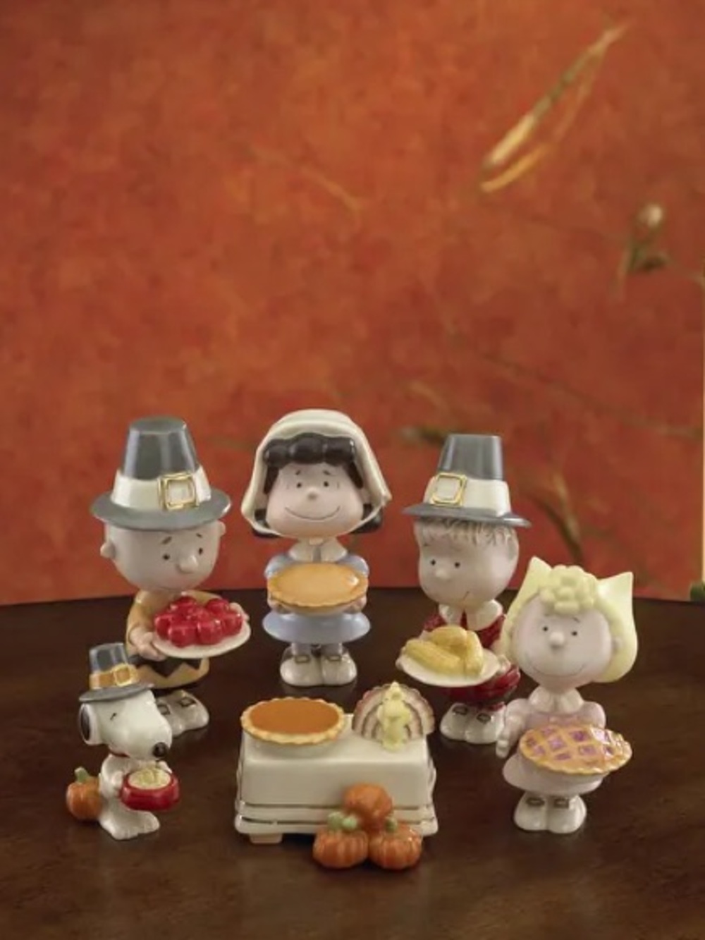 AUTHENTIC LENOX PEANUTS THANKSGIVING FIGURINE SET